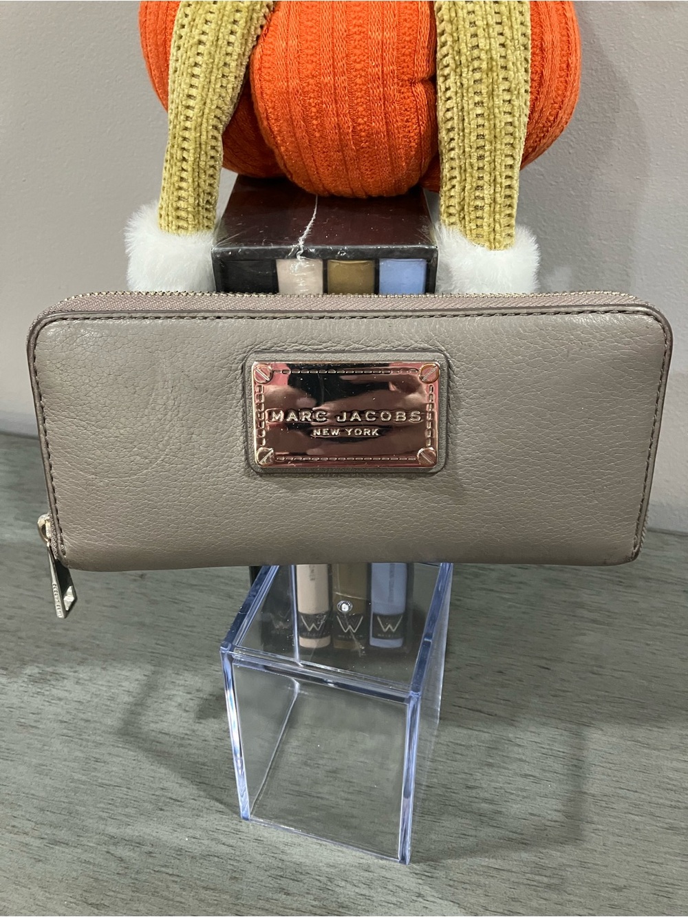 Marc Jacobs Gray Leather Zip Wallet